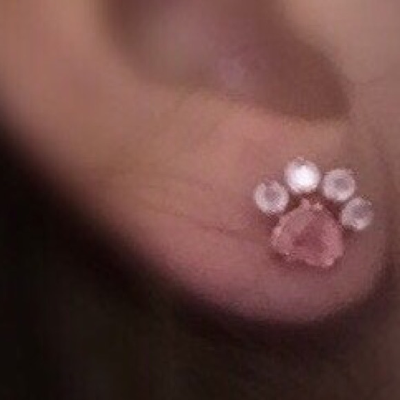 100% Rose quartz paw print earrings. - Picture 5 of 5